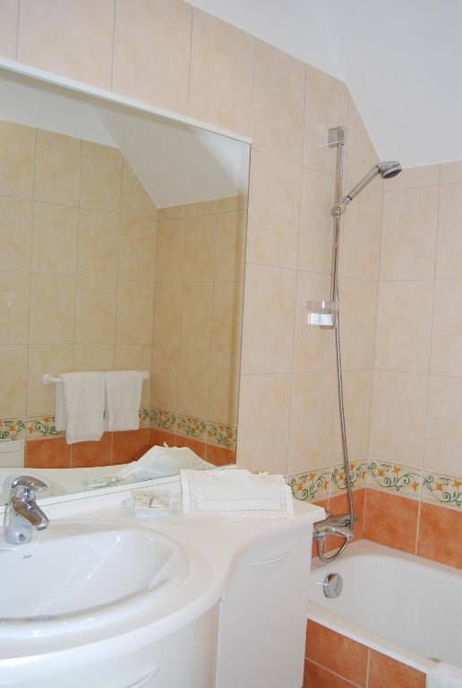Hostellerie De La Motte Jean Saint-Coulomb Kültér fotó