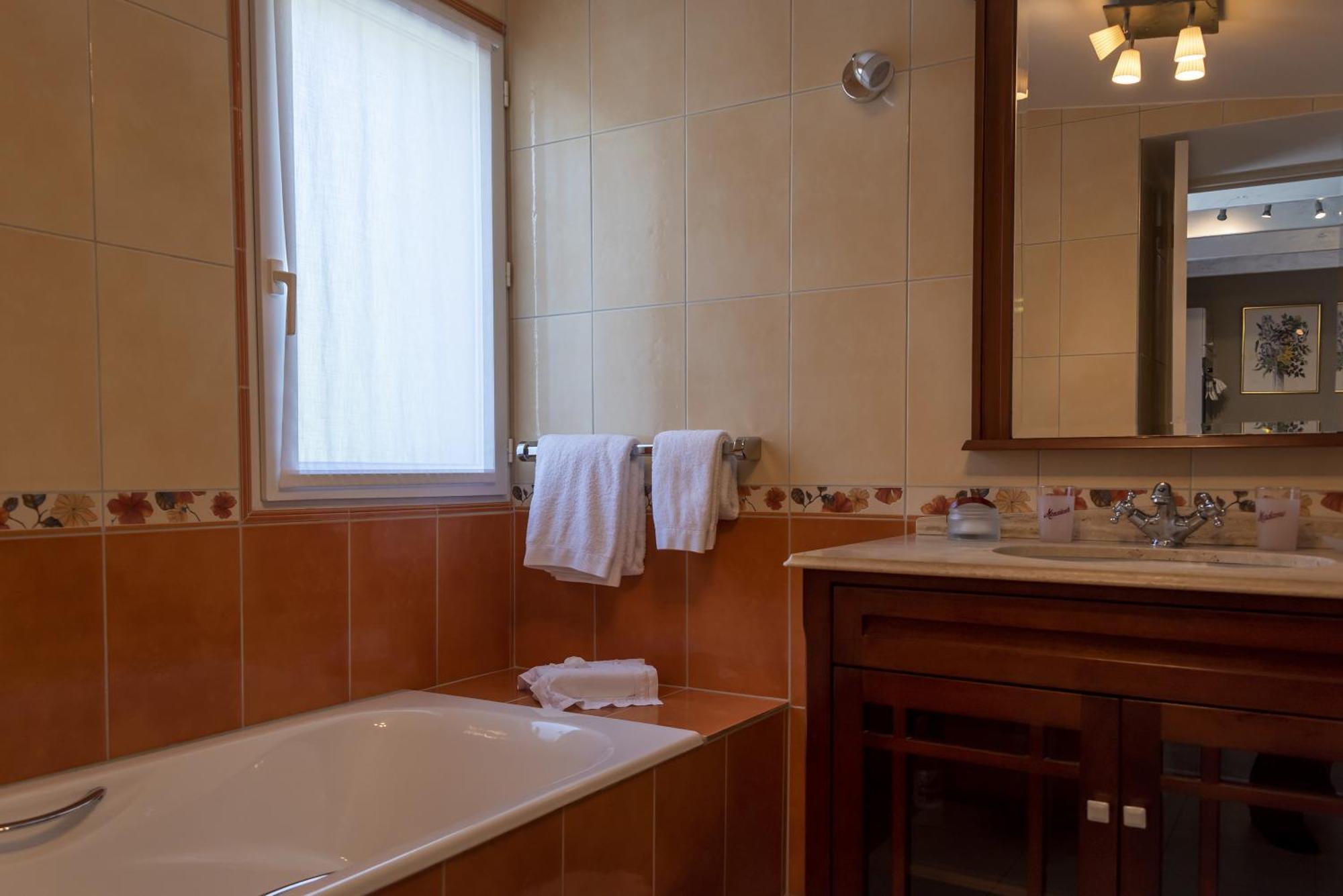 Hostellerie De La Motte Jean Saint-Coulomb Kültér fotó