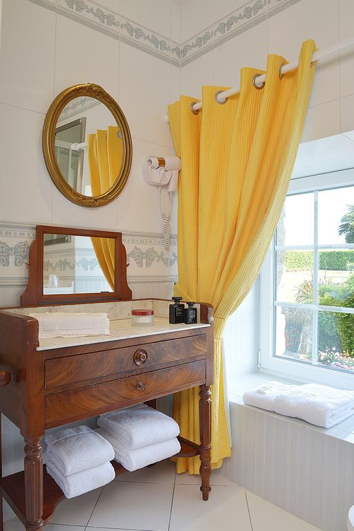 Hostellerie De La Motte Jean Saint-Coulomb Kültér fotó