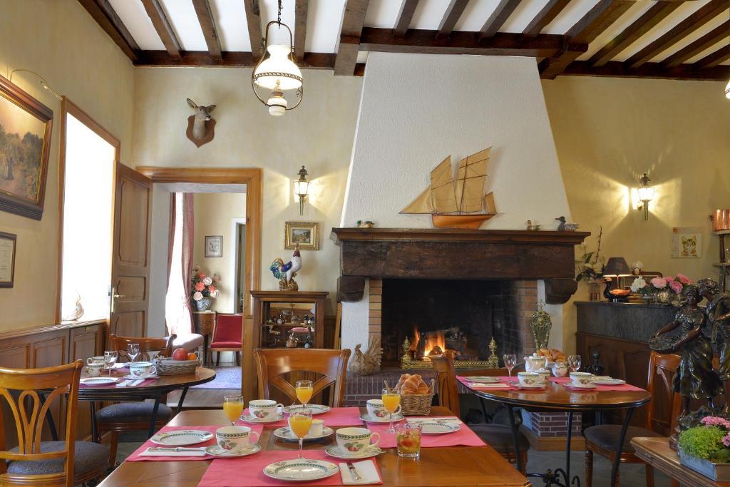 Hostellerie De La Motte Jean Saint-Coulomb Kültér fotó